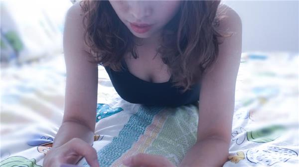 猛艹伊山湖周未居家兼职少妇